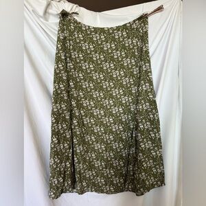 2/$10 CLEARANCE
Miss Sparkling Midi Floral Skirt w/ Slit